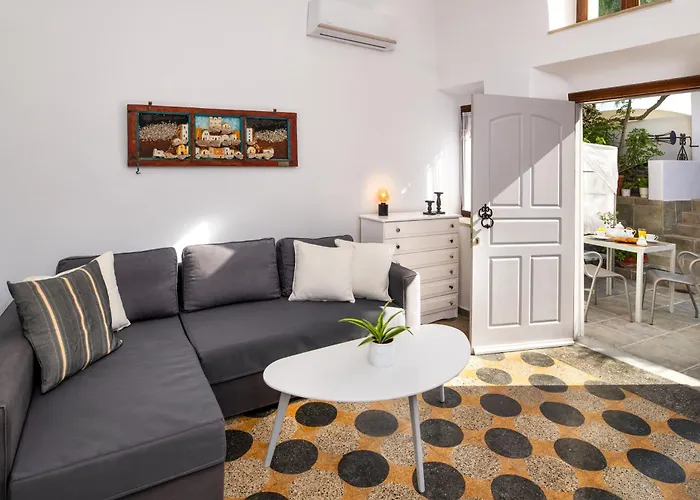 Canaves - Nefeli Καρτεράδος